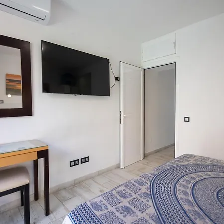Playa Feliz بلايا ديل إنغلز