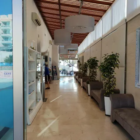 Playa Feliz بلايا ديل إنغلز
